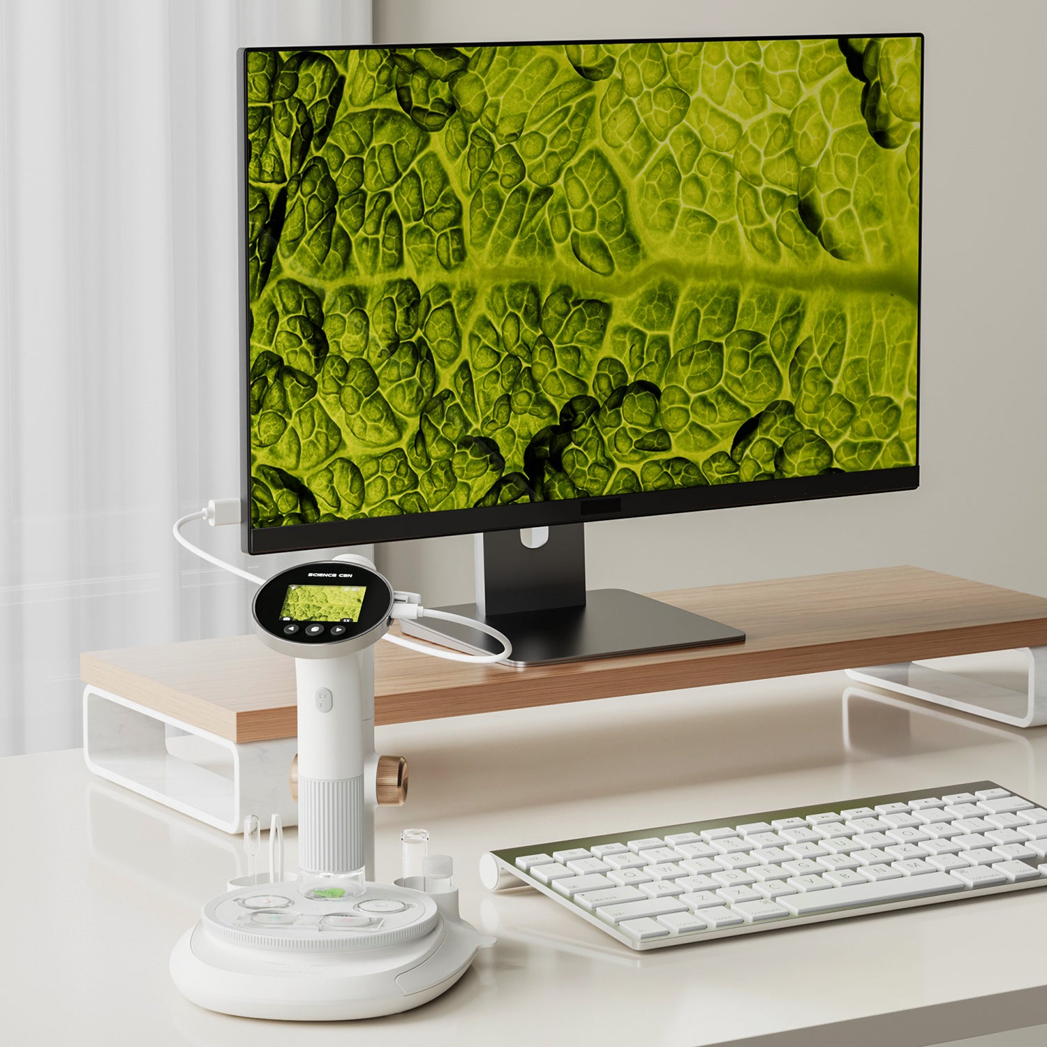 Die Datenübertragung auf einen externen Speicher erfolgt unkompliziert via USB-C-Kabel oder SD-Karte, was eine einfache Dokumentation und Weitergabe ermöglicht.